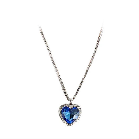 Titanic Heart Of Ocean Blue Crystal Pendant Necklace - Picture 4 of 6